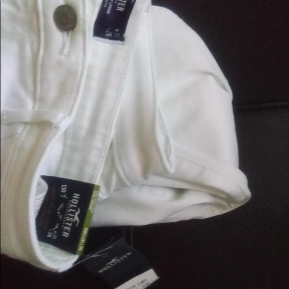 Hollister white ripped high rise jeans - Picture 5 of 6